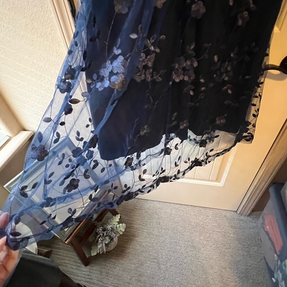 NWT: Bloomchic 14/16 mesh floral overlay dress - Picture 4 of 8